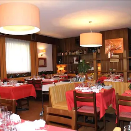 Sassella Отель 3*