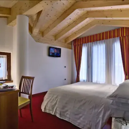 Sassella Hotel 3*