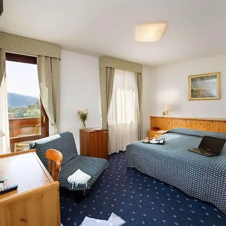 Hotel Sassella 3*