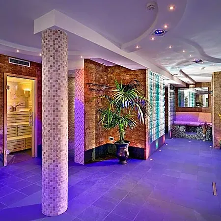 Sassella Hotel