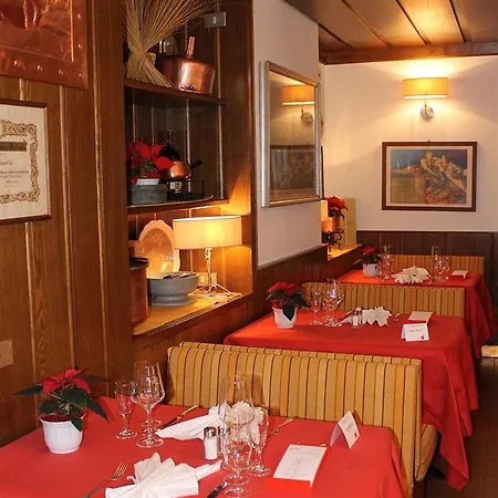 Sassella Hotel