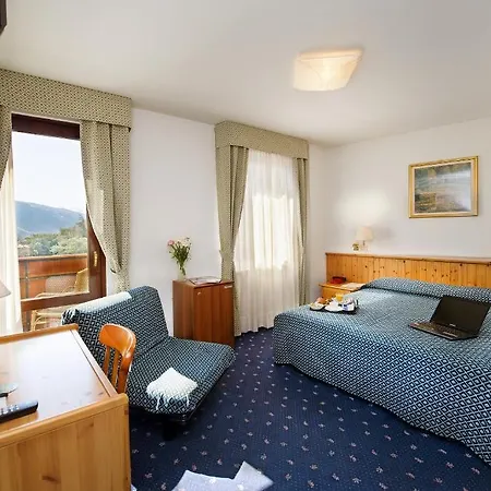 Hotel Sassella 3*
