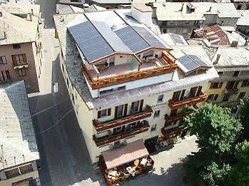 Sassella Hotel 3*